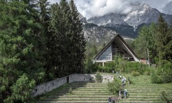 The mighty Auditorium, onpowerful Mt. Antelao's "stairs".