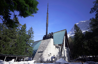 inagibile la chiesa del villaggio eni - foto giacomo de donà